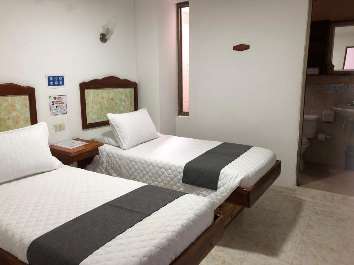 Hotel Armont Calarcá 外观 照片